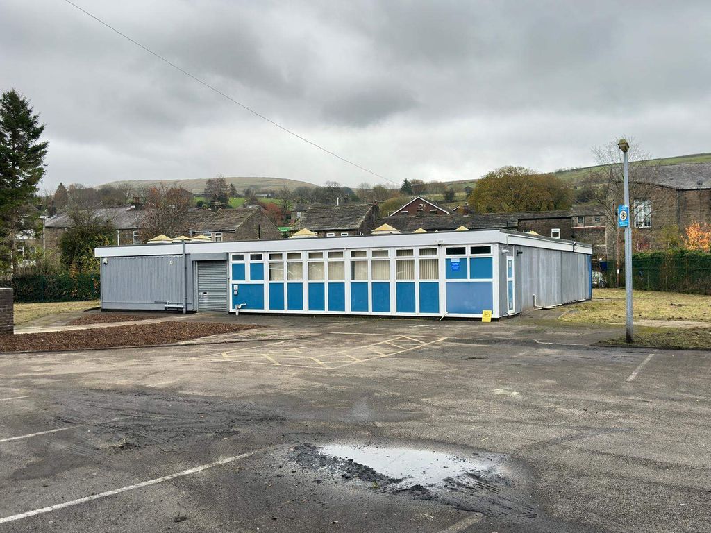 Property photo 2 of 23