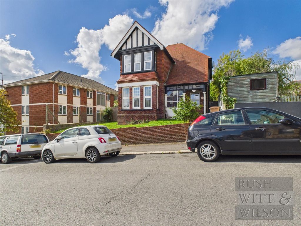 Property photo 1 of 19