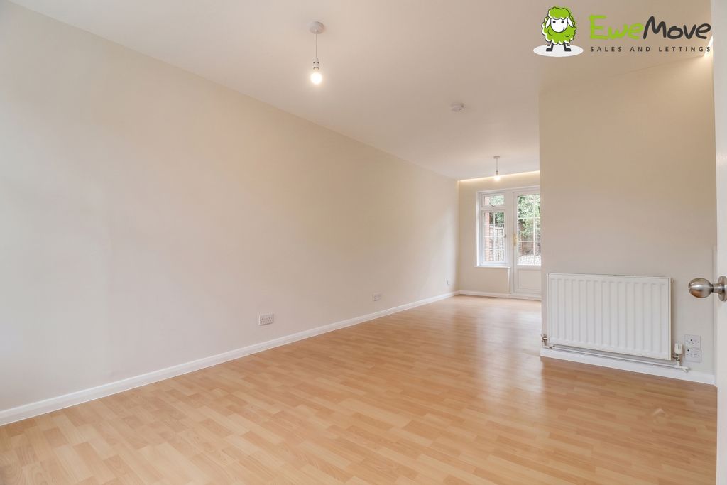 Property photo 3 of 15 Lounge Diner- Unstaged - At Bowmans Way By Ben Bri
