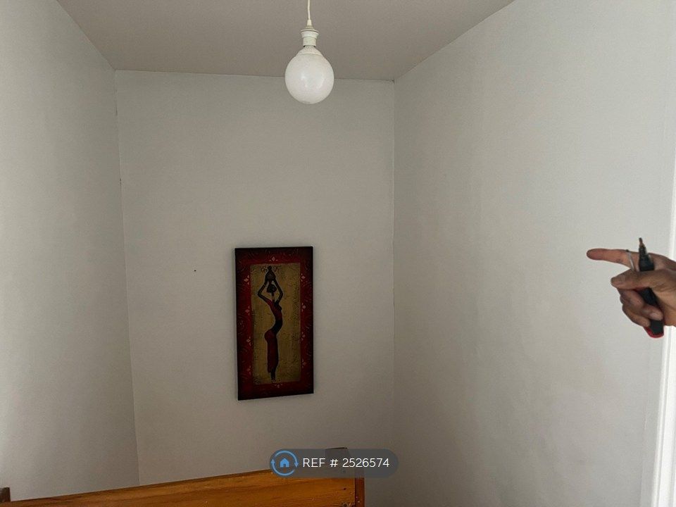 Property photo 2 of 33
