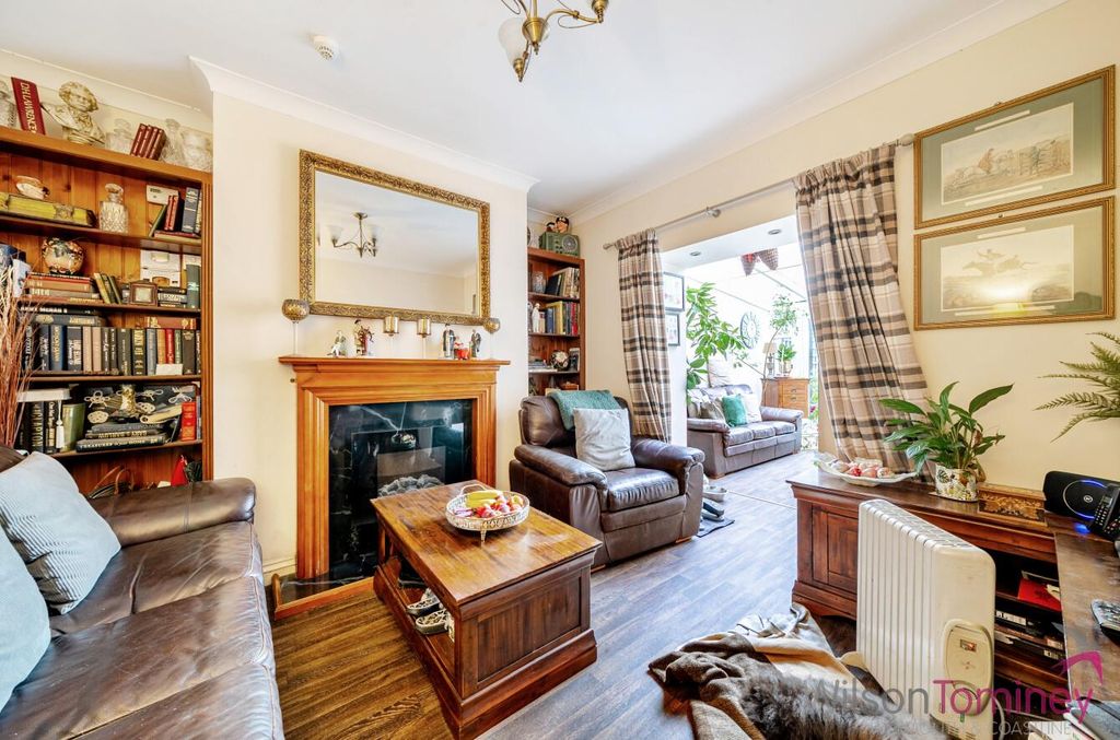 Property photo 2 of 23 61F7A4Ed-4335-438E-8863-22739Bb47212.Jpg