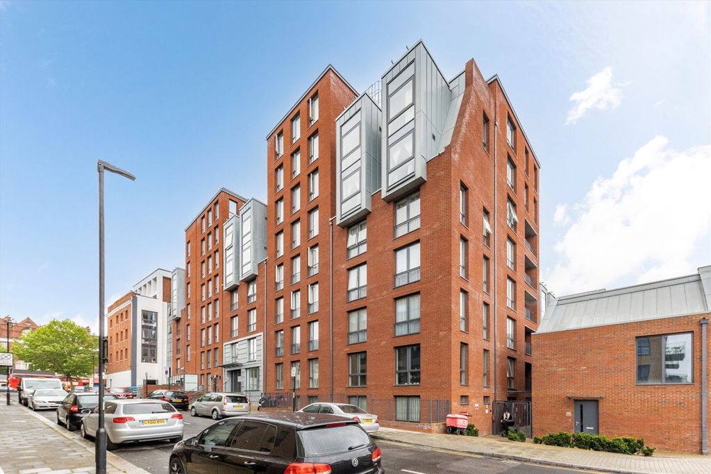 Property photo 1 of 8