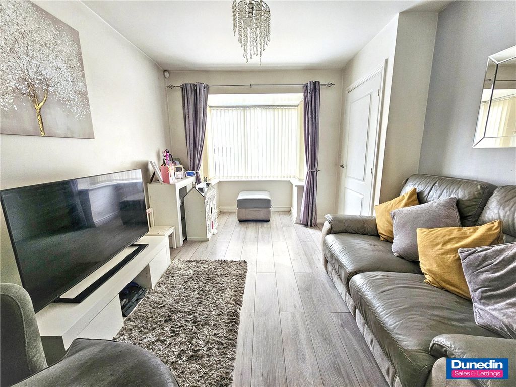 Property photo 2 of 18 Picture No. 14