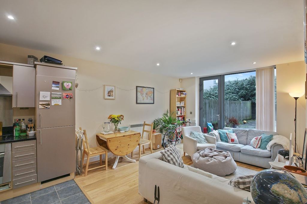 Property photo 1 of 8