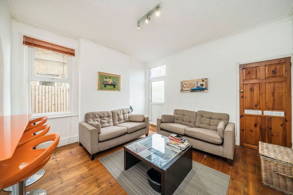 Property photo 2 of 7