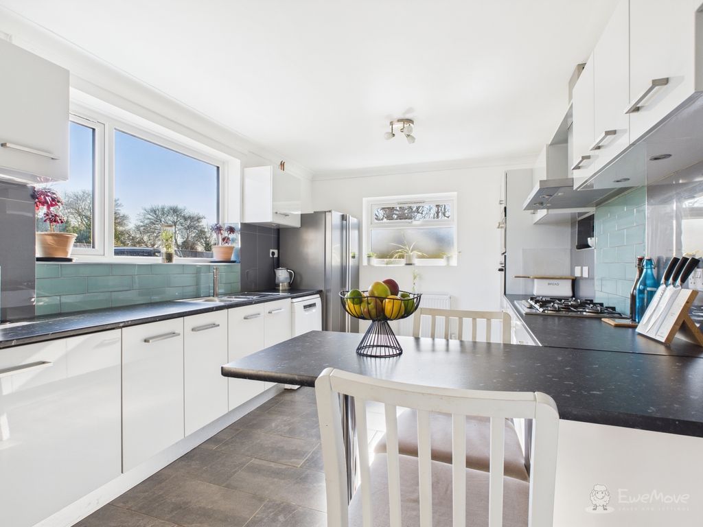 Property photo 2 of 16 Kitchen- Mark Stephens Ewemove Newmarket And Soham