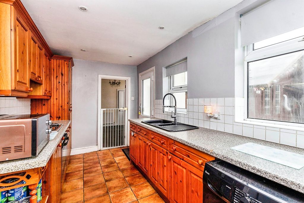 Property photo 3 of 15