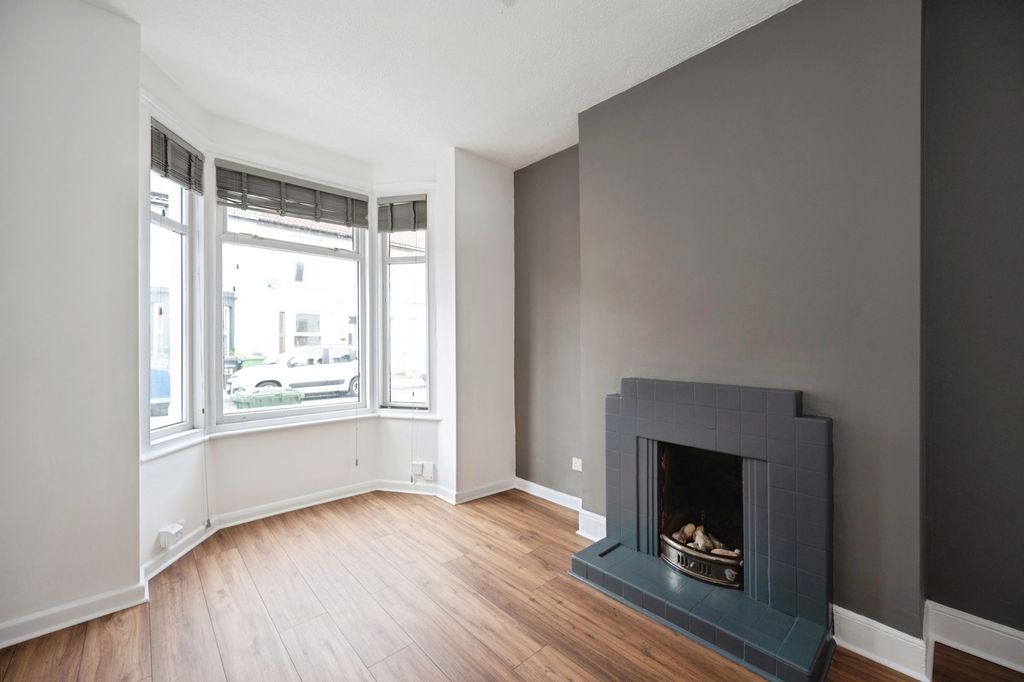Property photo 2 of 23 Pbox-Img.Jpg