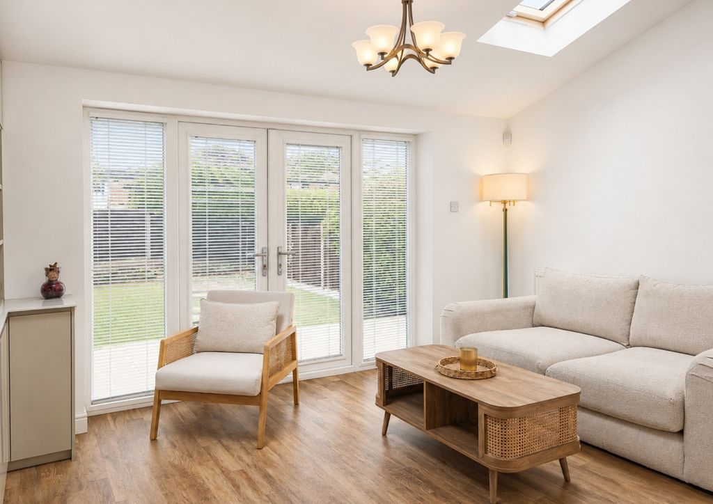 Property photo 2 of 18 5321374