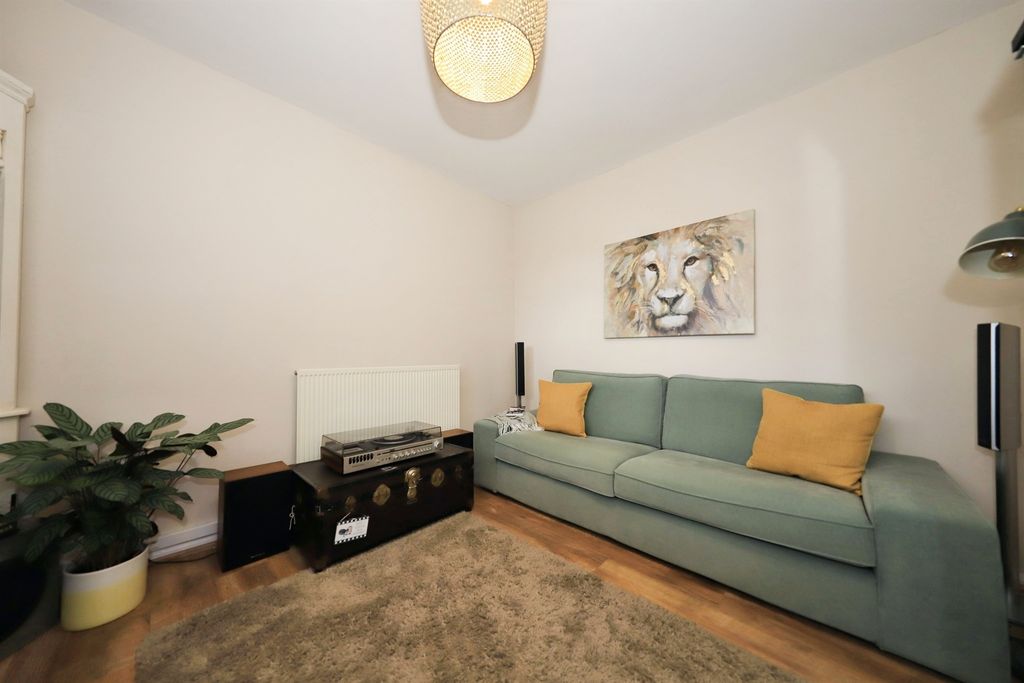 Property photo 3 of 24