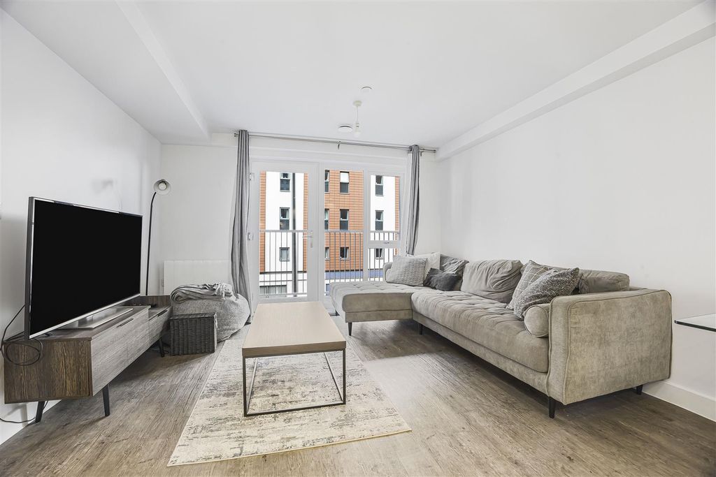 Property photo 3 of 11