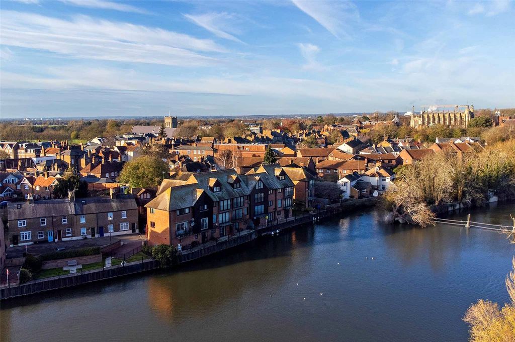 Property photo 1 of 18 Aerial