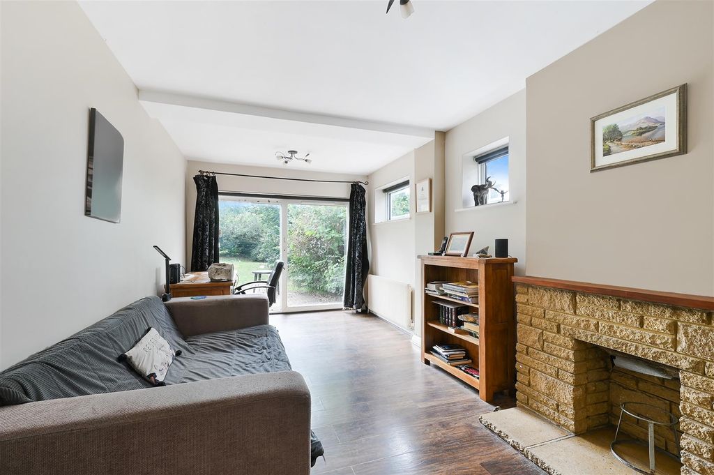Property photo 3 of 17 Roundwood Way,53-46   (7).Jpg