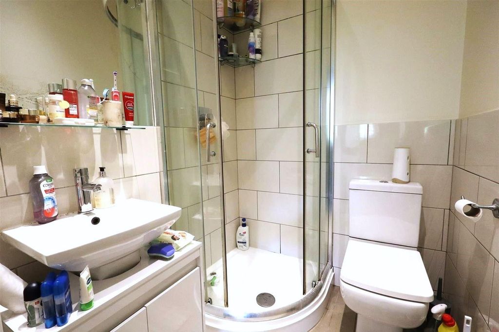 Property photo 3 of 5 Bathroom