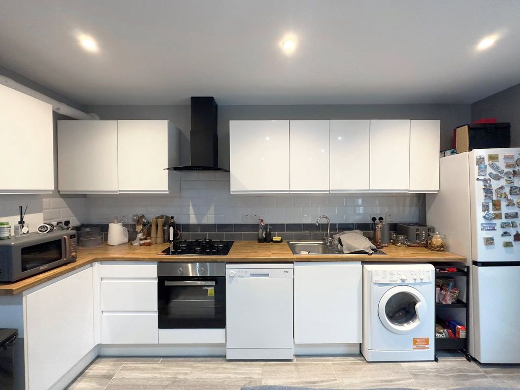 Property photo 3 of 12 Picture 3