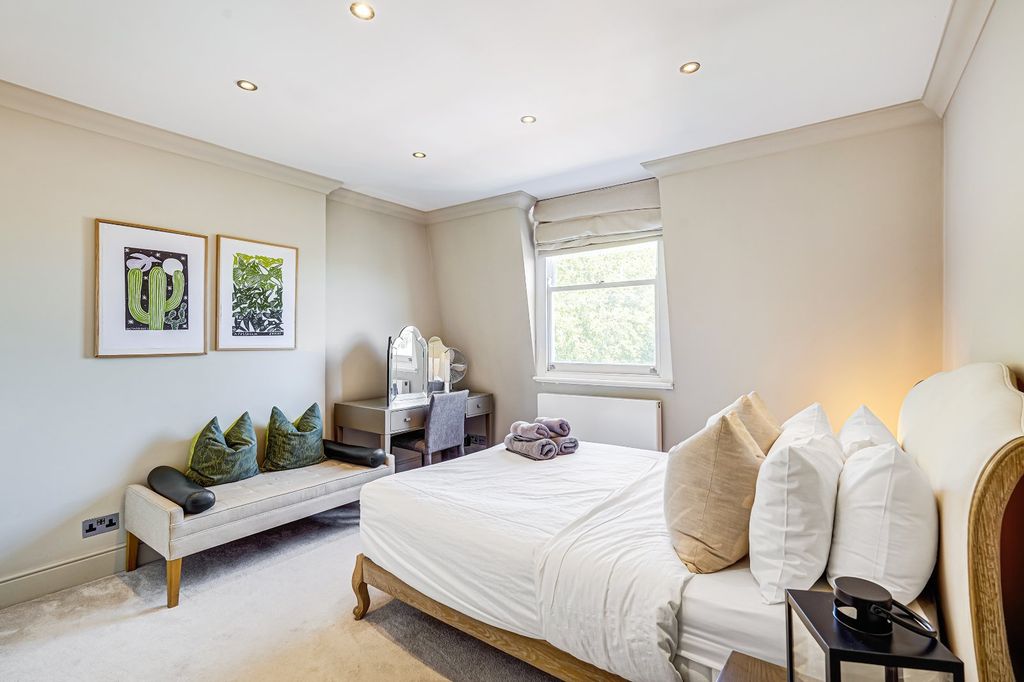 Property photo 3 of 21