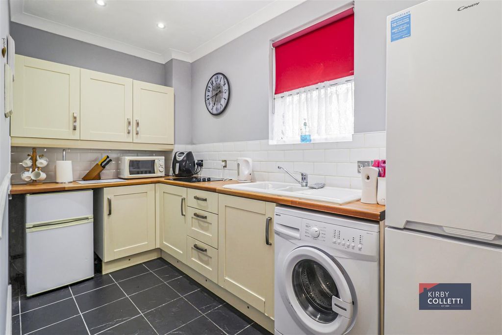 Property photo 3 of 15 Kitchen