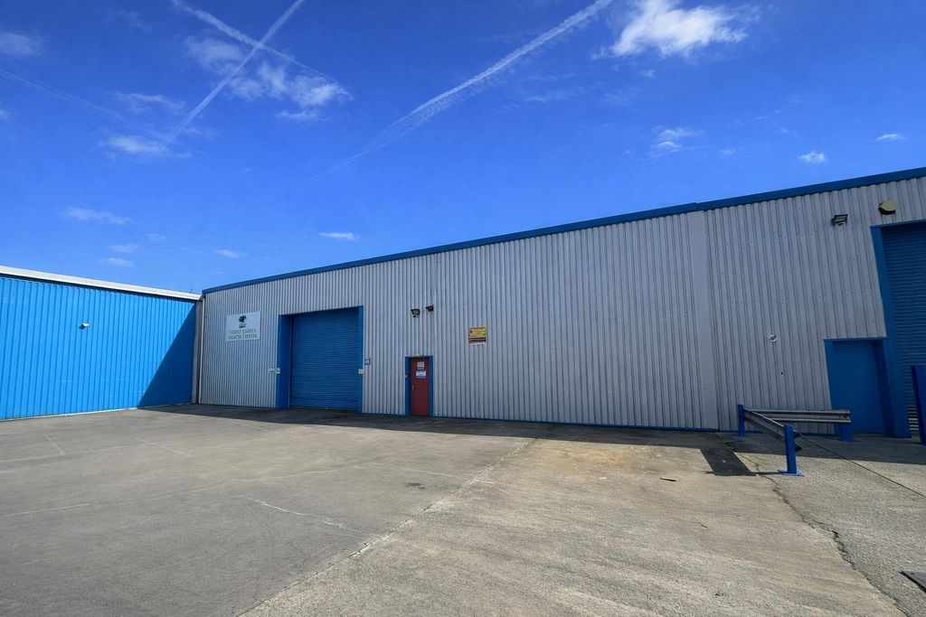 Property photo 3 of 8 Avon 01 00 Rear.Png