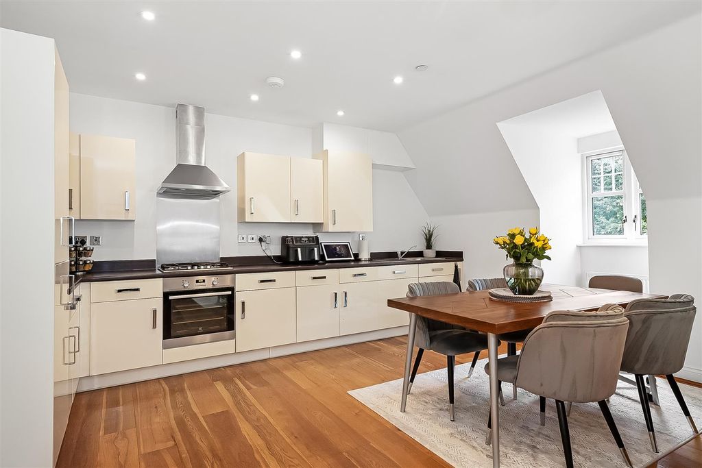 Property photo 2 of 15 Kitchen/Lounge/Diner