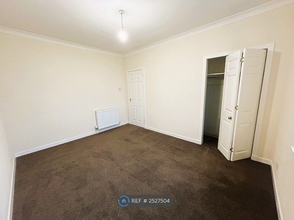 Property photo 3 of 10 Bedroom 2