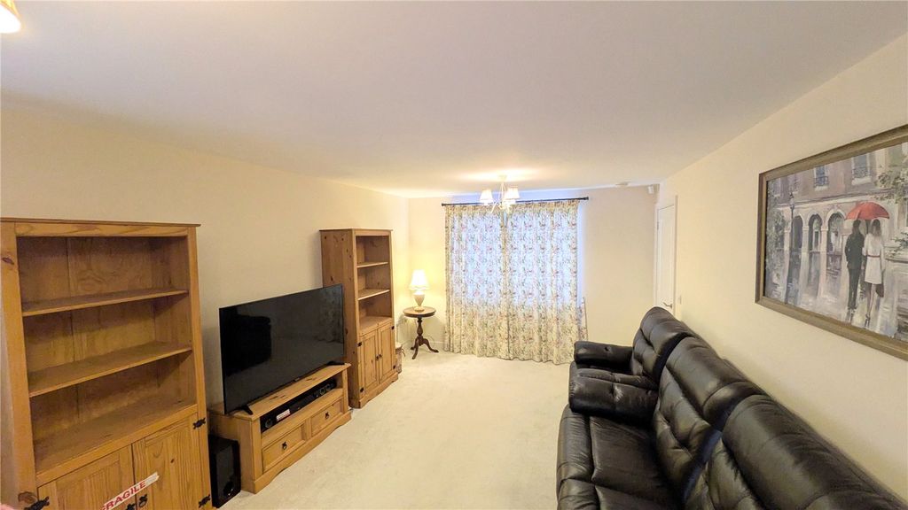 Property photo 3 of 19 Picture No. 21