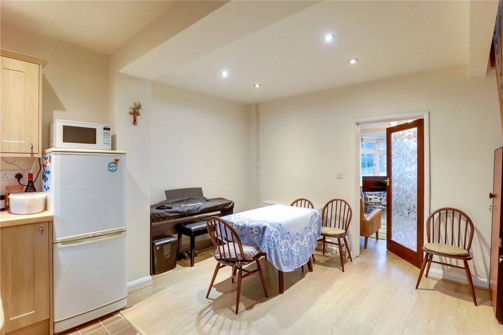 Property photo 3 of 16 Picture No. 19