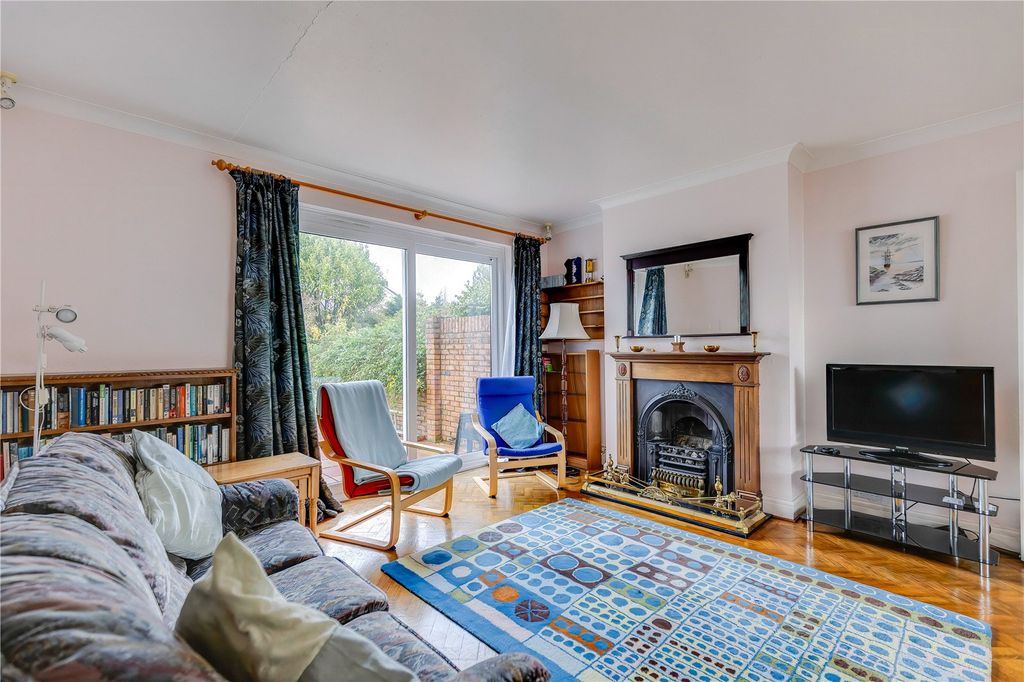 Property photo 2 of 46 Picture No. 15