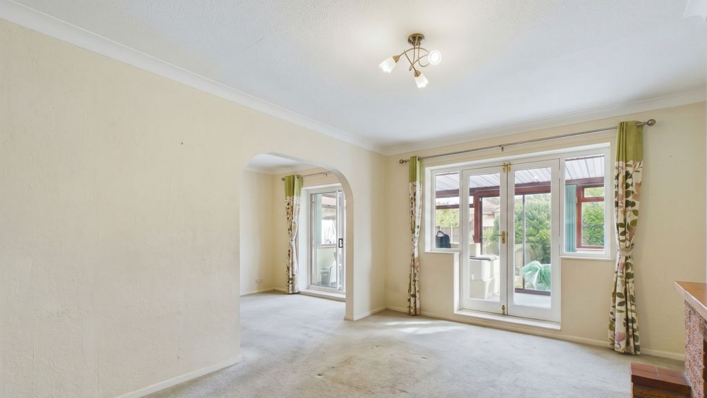 Property photo 3 of 18