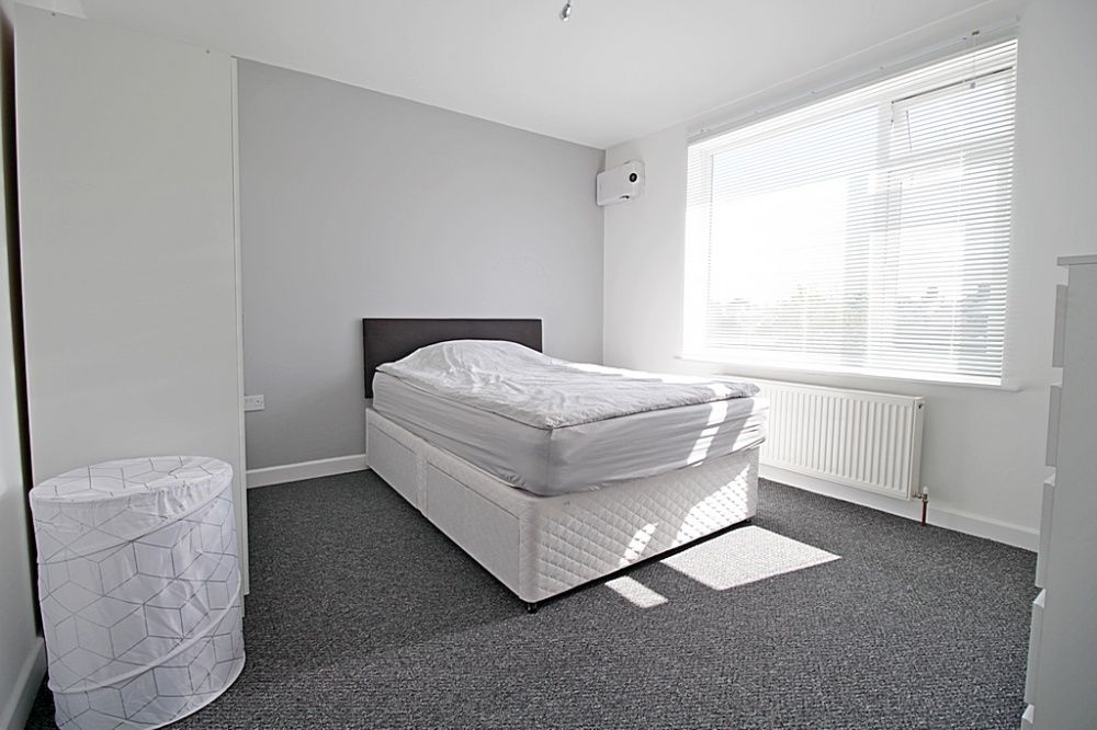 Property photo 1 of 6 Room In Shared House