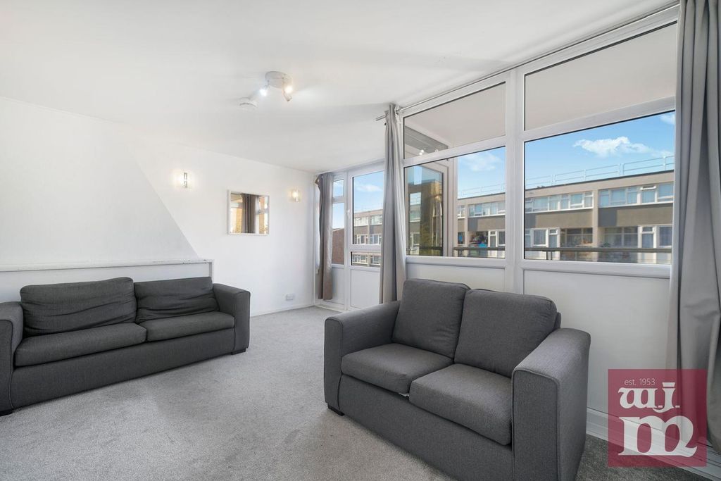 Property photo 2 of 10 Reception