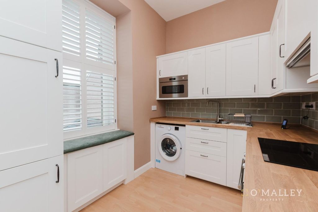 Property photo 2 of 14 Kitchen