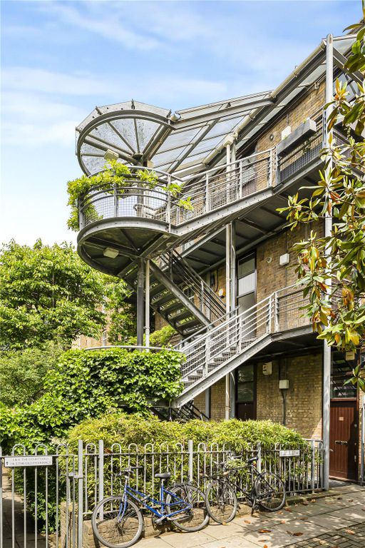 Property photo 3 of 12 Exterior