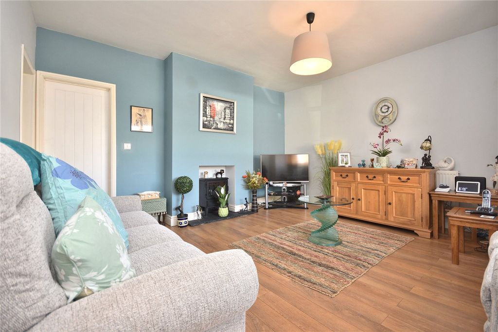 Property photo 2 of 16 Picture No. 19