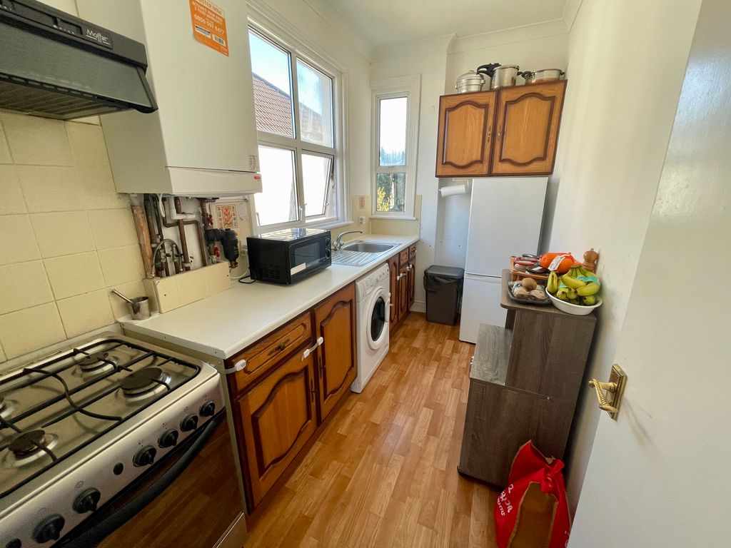Property photo 3 of 6 Kitchen