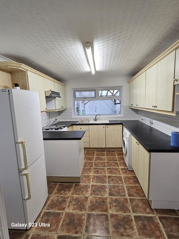 Property photo 1 of 7 4 Bed House To Rent Ingal Road, London E13