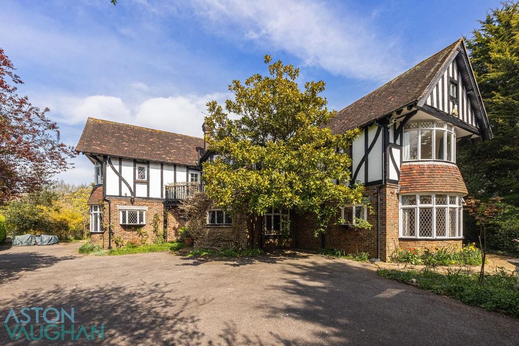 Property photo 3 of 46
