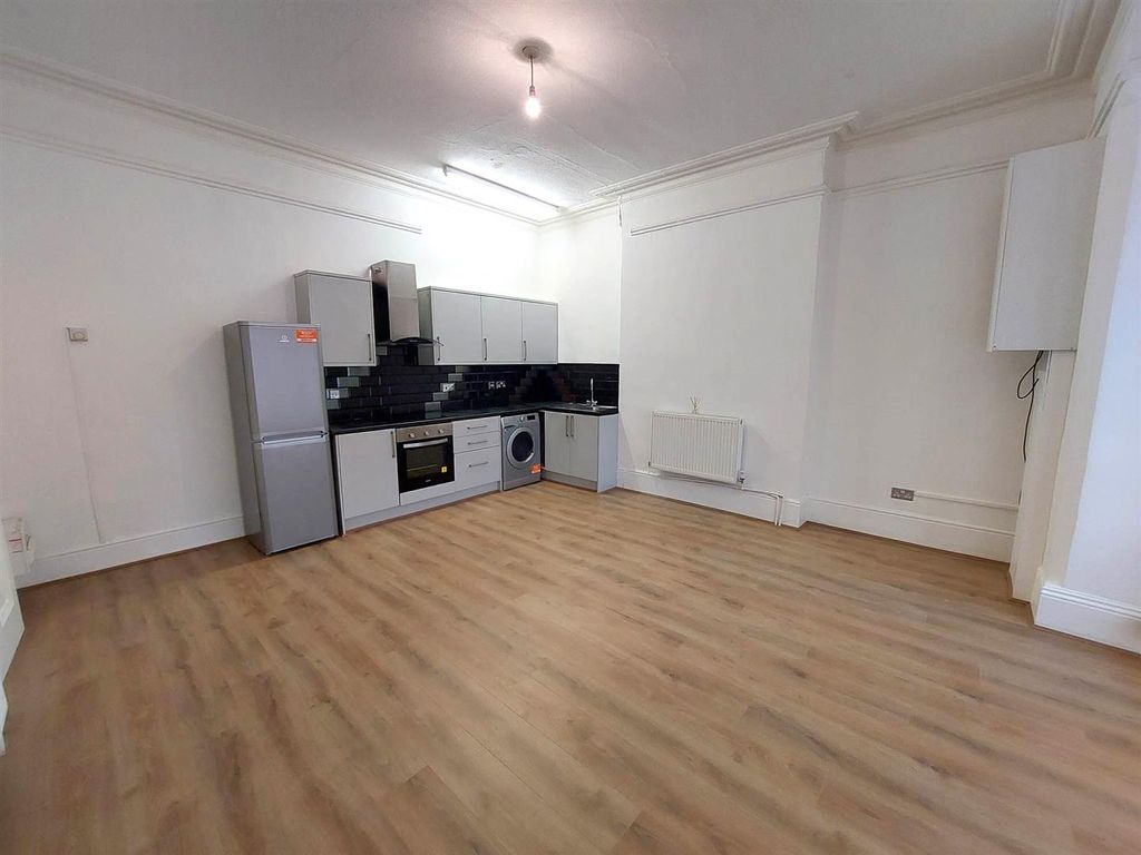 Property photo 3 of 27 Kitchen City Road .Jpg