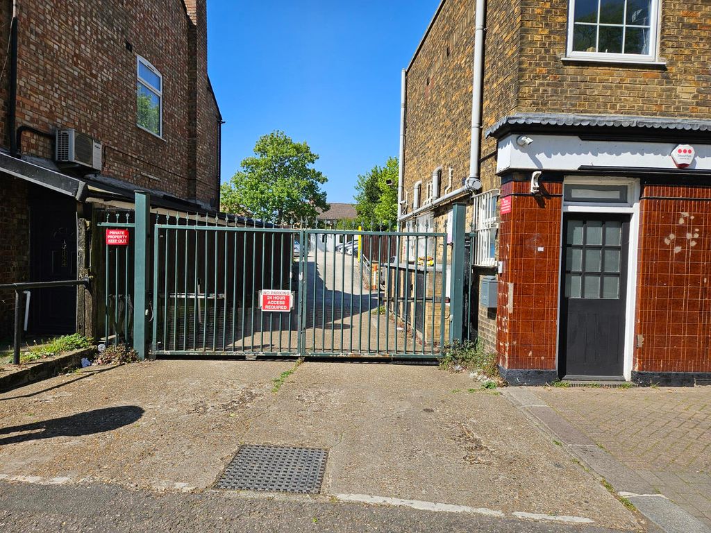 Property photo 1 of 3
