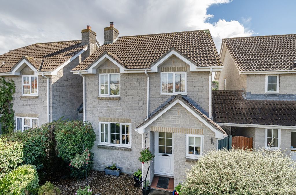 Property photo 1 of 19 1344239-1-68Af27d...