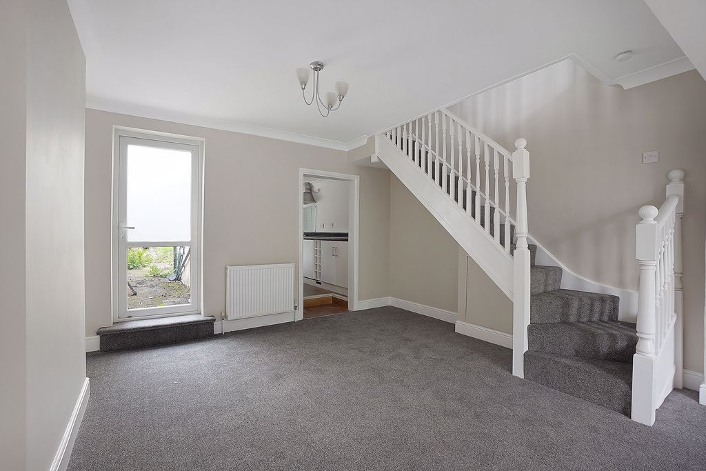 Property photo 1 of 15 3 Bedroom House For Rent