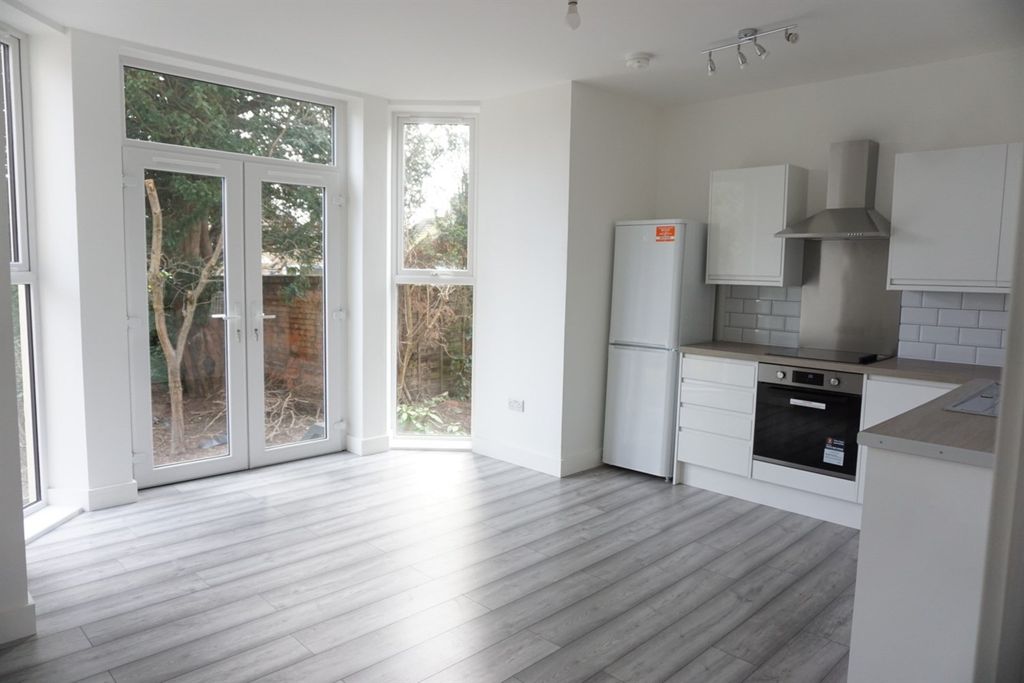 Property photo 1 of 6 Main