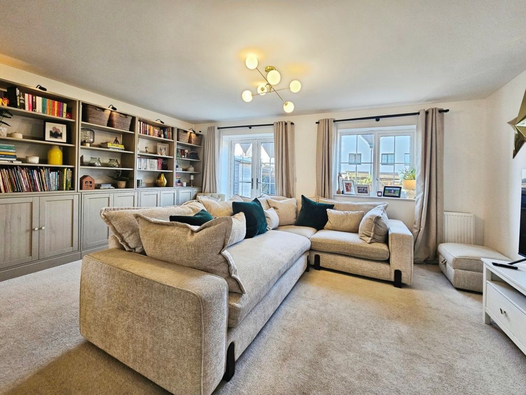 Property photo 3 of 21