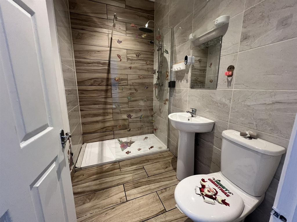 Property photo 3 of 40