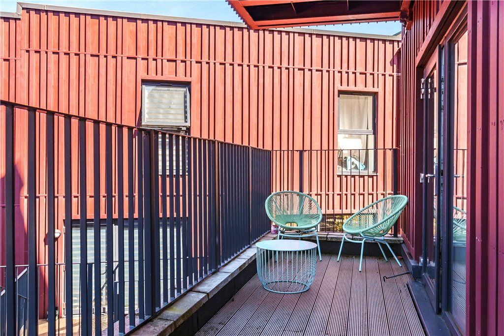 Property photo 3 of 20 Balcony 2
