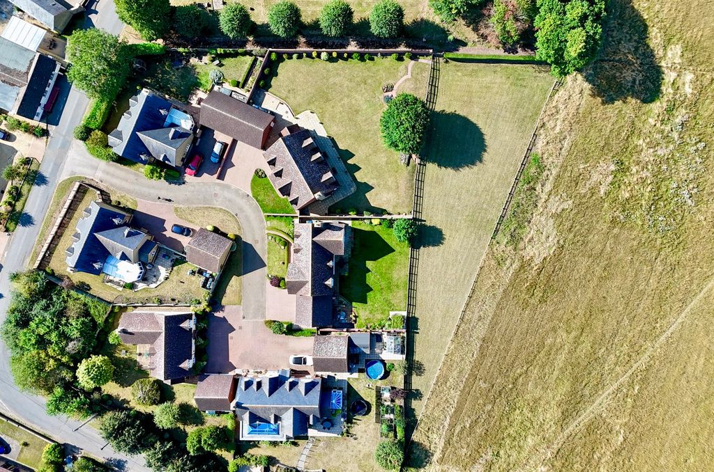 Property photo 3 of 21