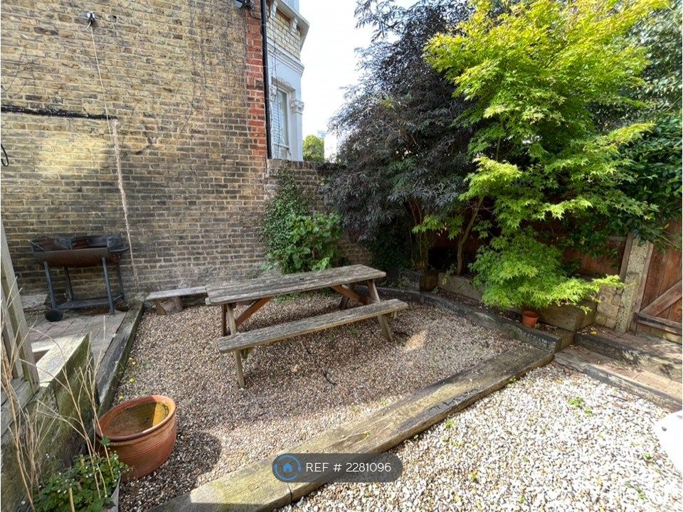 Property photo 2 of 7 Garden