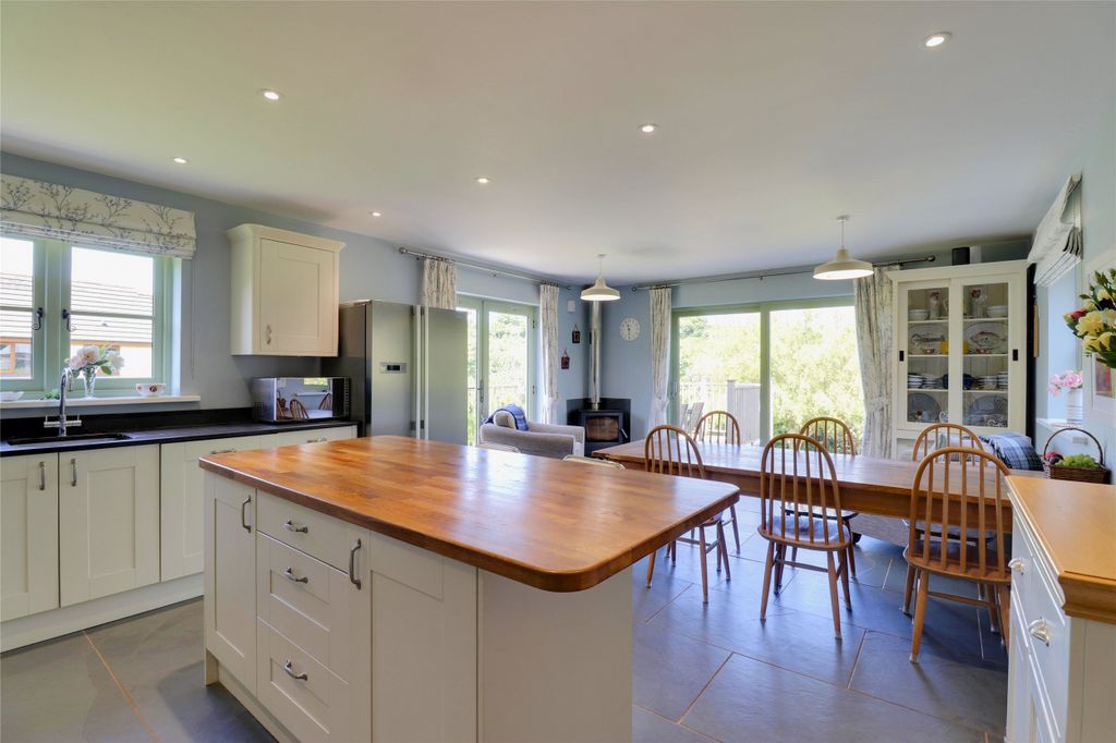 Property photo 2 of 42 Picture No. 06