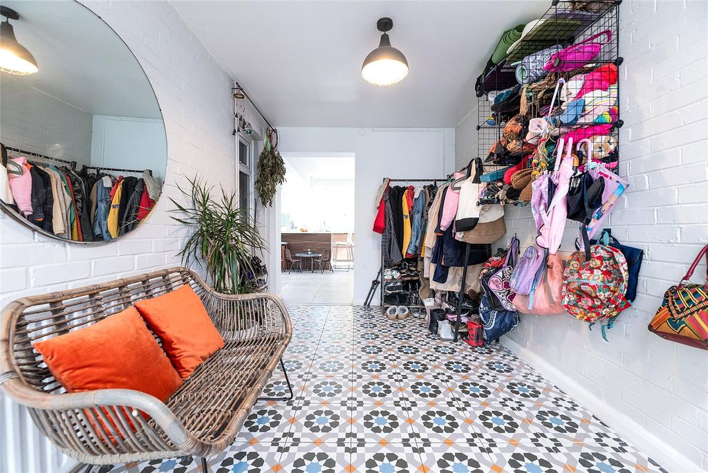 Property photo 2 of 32 Picture No. 40