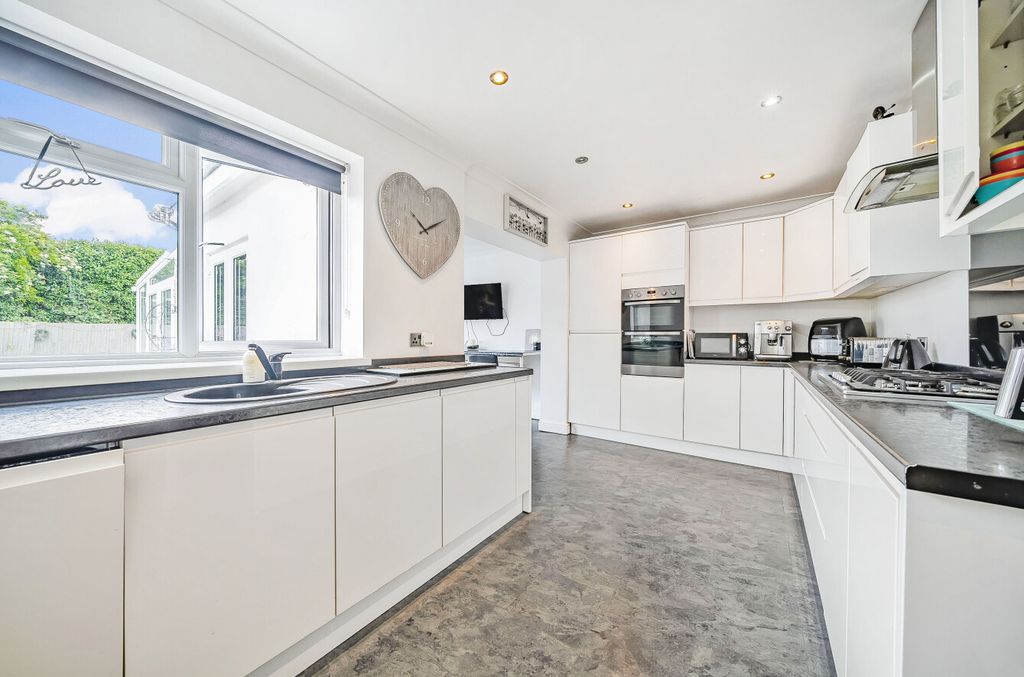 Property photo 2 of 19 1139289 (5).Jpg