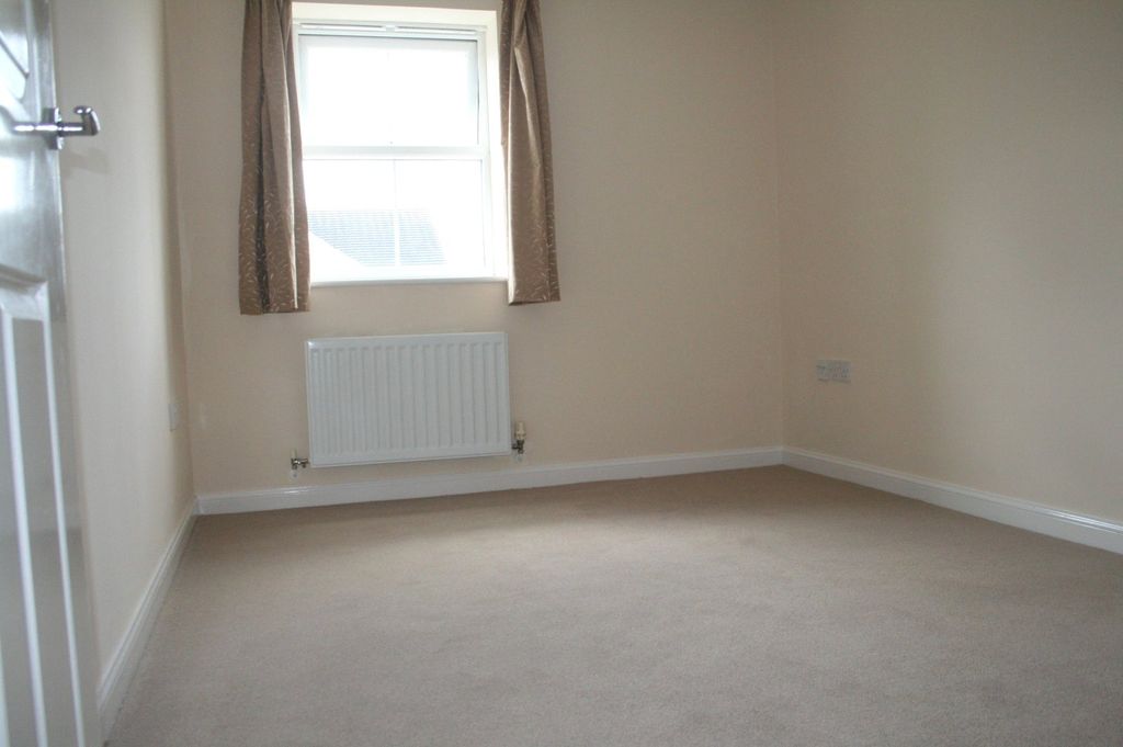 Property photo 3 of 6 Master Bedroom